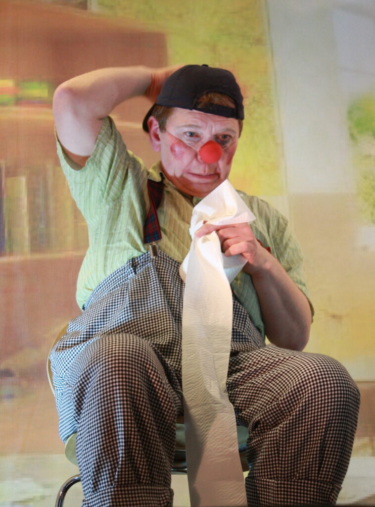 Clown Sein im offenen Theaterspielabend